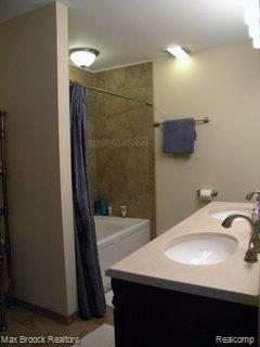 835 Bogie Lake Road White Lake, MI 48383 - Photo 23 of 25 Master Bath