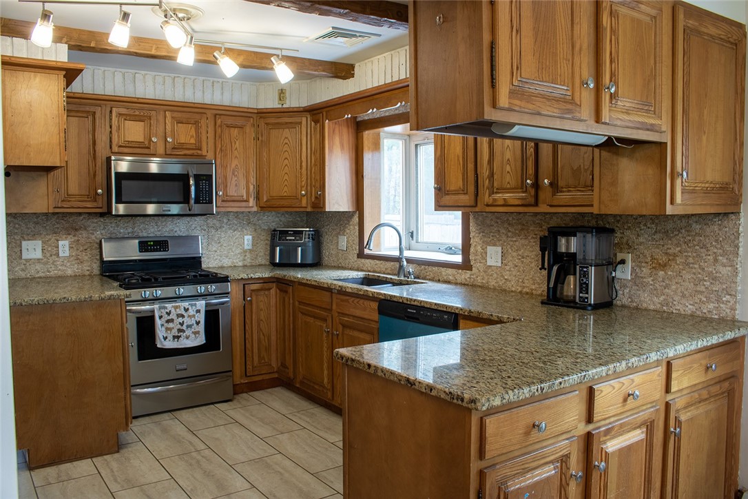 27 Club House Road Coventry, RI 02816 - Photo 11 of 48
