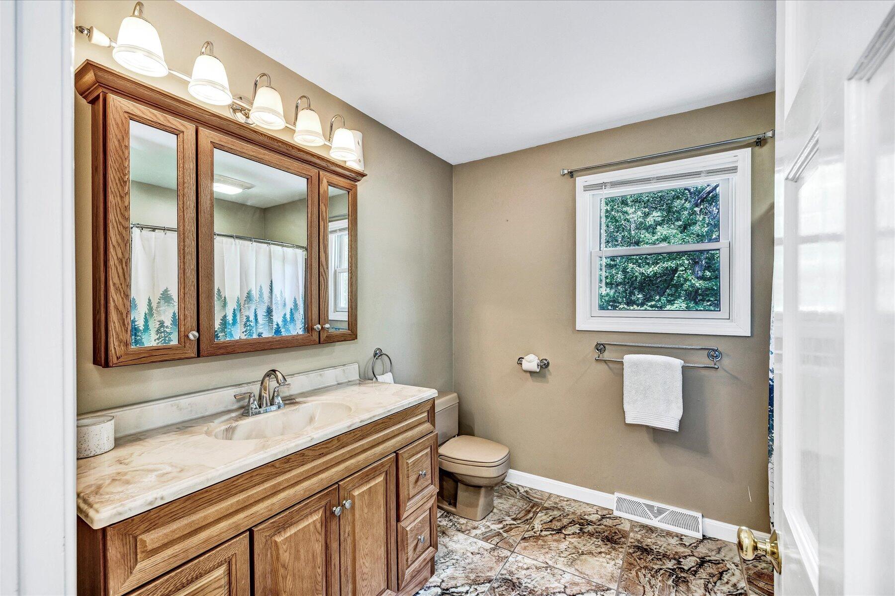 127 South Sandwich Road Mashpee, MA 02649 - Photo 18 of 55 38-Y1A0971