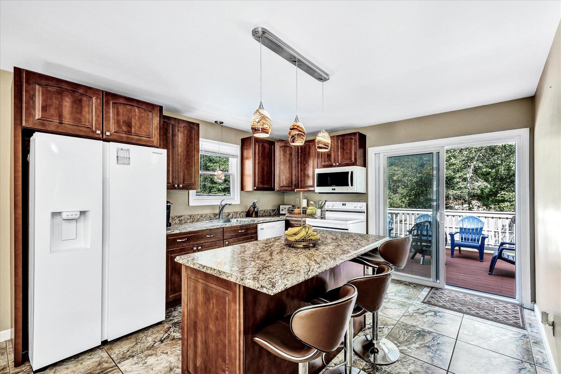 127 South Sandwich Road Mashpee, MA 02649 - Photo 10 of 55 32-Y1A0956