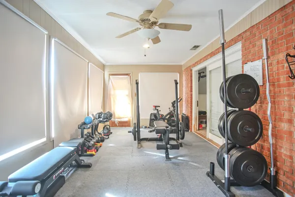 $189,950 | 605 South Ayrshire Avenue, Crosbyton, TX 79322