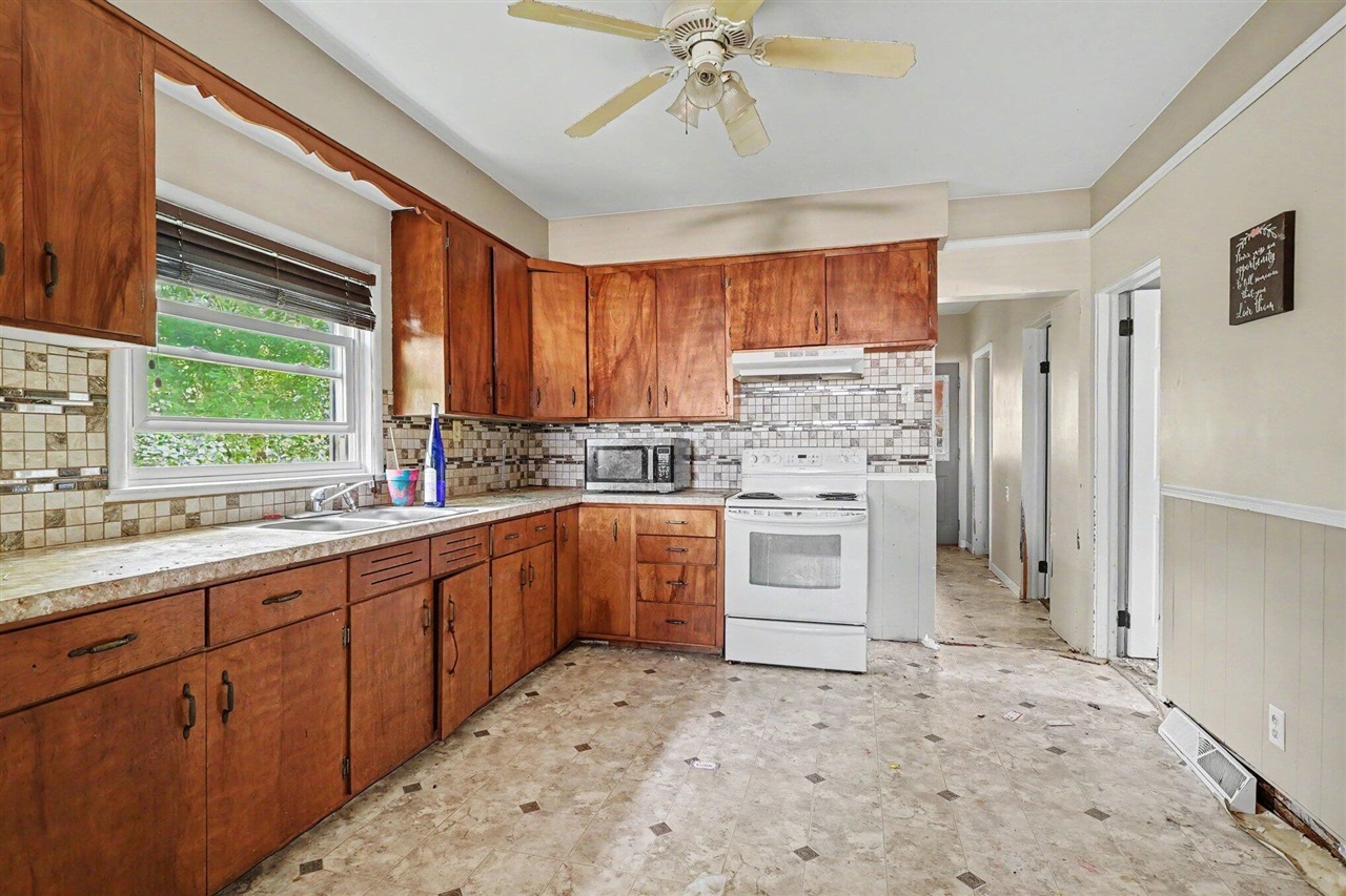 5058 Hess Road Saginaw, MI 48601 - Photo 5 of 16