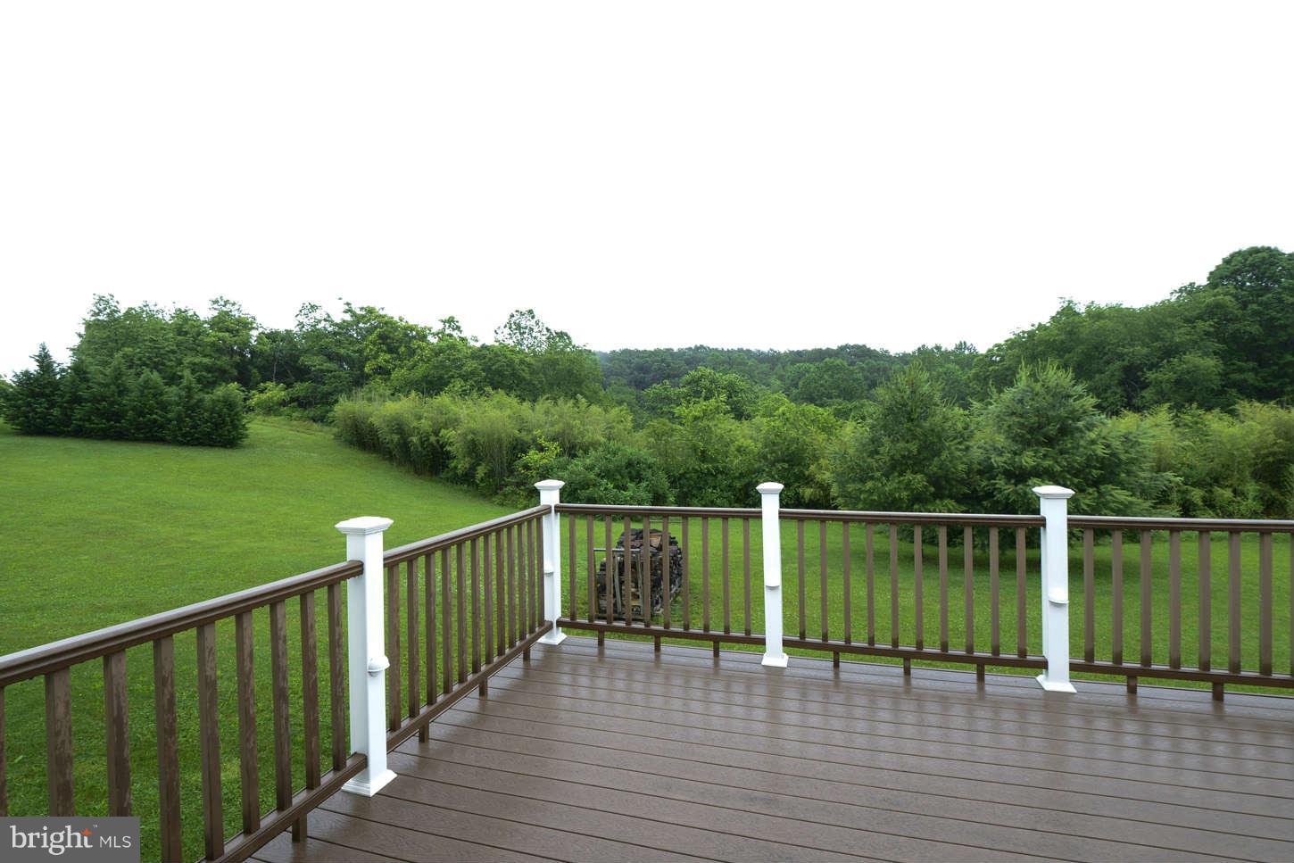 405 Springdale Road New Windsor, MD 21776 - Photo 22 of 25 Back Deck
