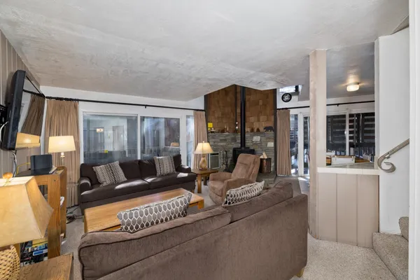 $559,000 | 286 Old Mammoth Road, Unit 56, Mammoth Lakes, CA 93546