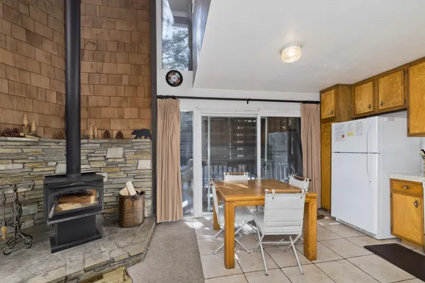 $559,000 | 286 Old Mammoth Road, Unit 56, Mammoth Lakes, CA 93546