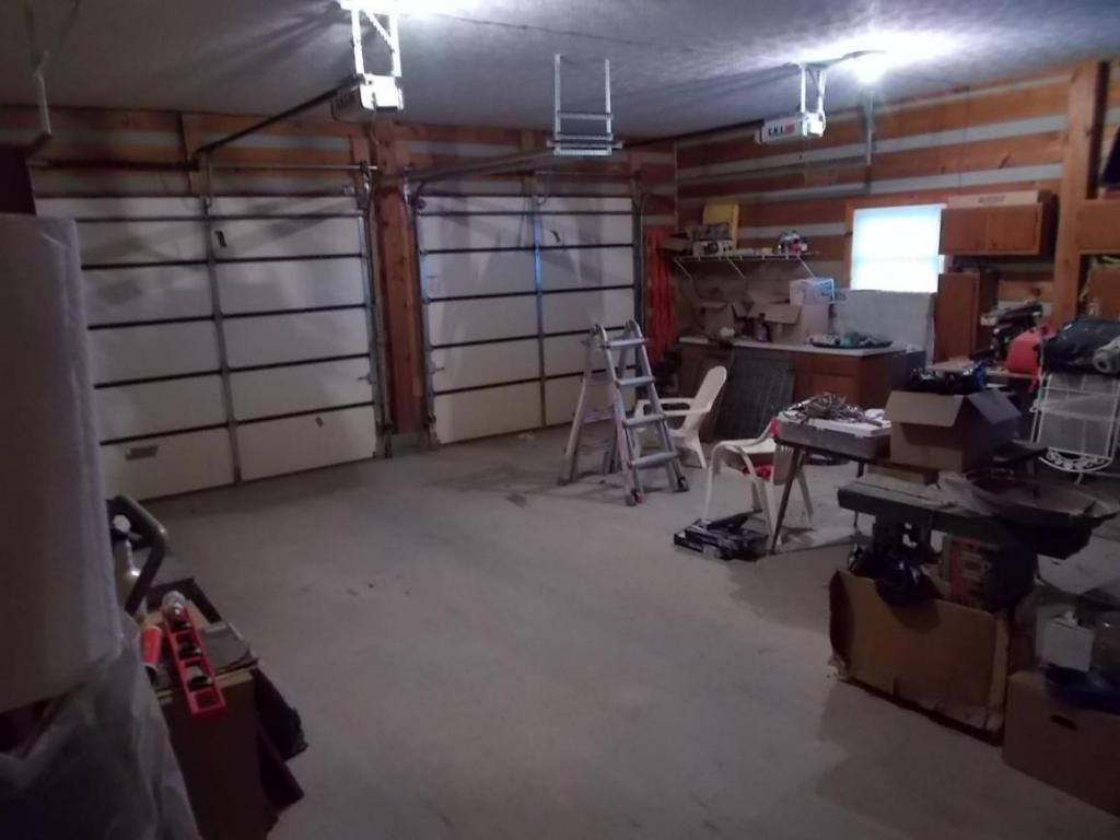 220 Lawing Road Chuckey, TN 37641 - Photo 23 of 24 Garage