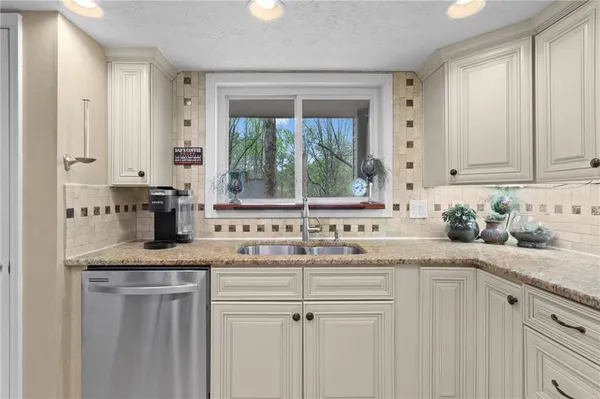 $525,000 | 3865 Mabry Road Northeast, Roswell, GA 30075