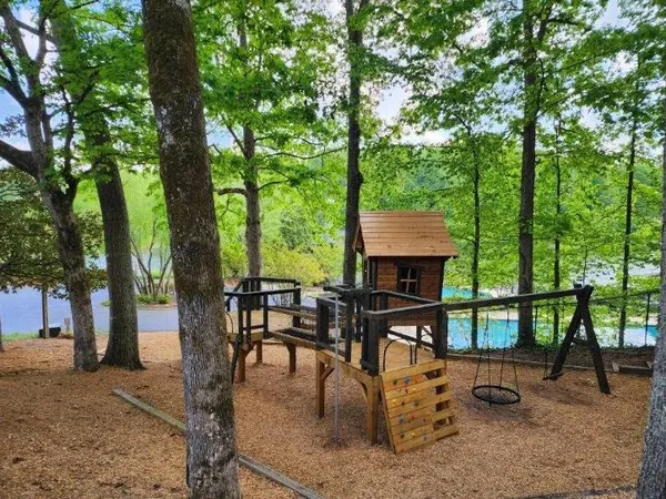 $525,000 | 3865 Mabry Road Northeast, Roswell, GA 30075