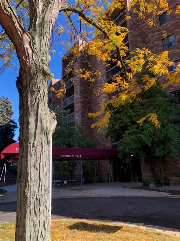 1500 Cochran Road, Unit 611 Pittsburgh, PA 15243 - Photo 2 of 25 Level entry