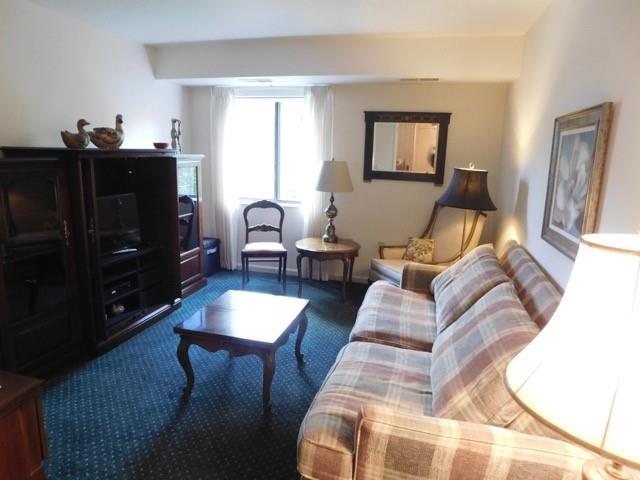 1500 Cochran Road, Unit 611 Pittsburgh, PA 15243 - Photo 13 of 25 Third bedroom is currently used as a den.
