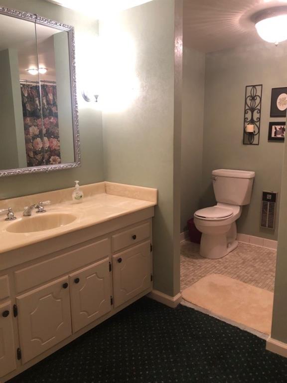 1500 Cochran Road, Unit 611 Pittsburgh, PA 15243 - Photo 16 of 25 Owner's Suite full bath