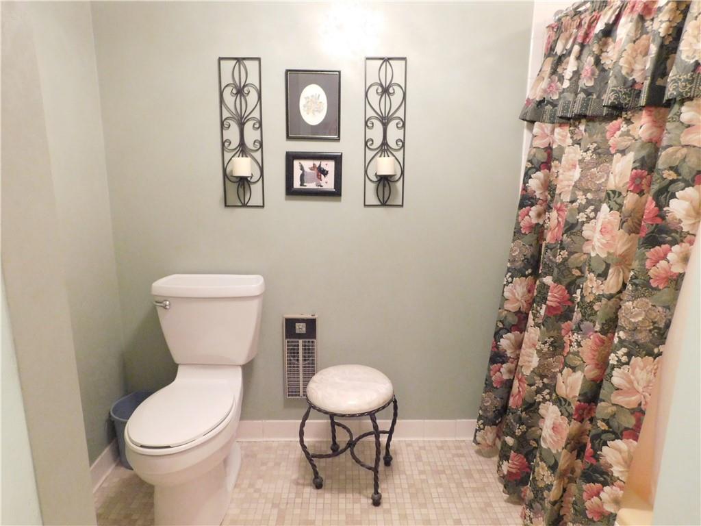 1500 Cochran Road, Unit 611 Pittsburgh, PA 15243 - Photo 17 of 25 Relax in the over-sized soaking tub.