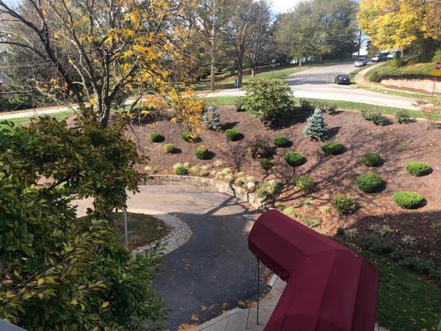 1500 Cochran Road, Unit 611 Pittsburgh, PA 15243 - Photo 20 of 25 Front balcony view