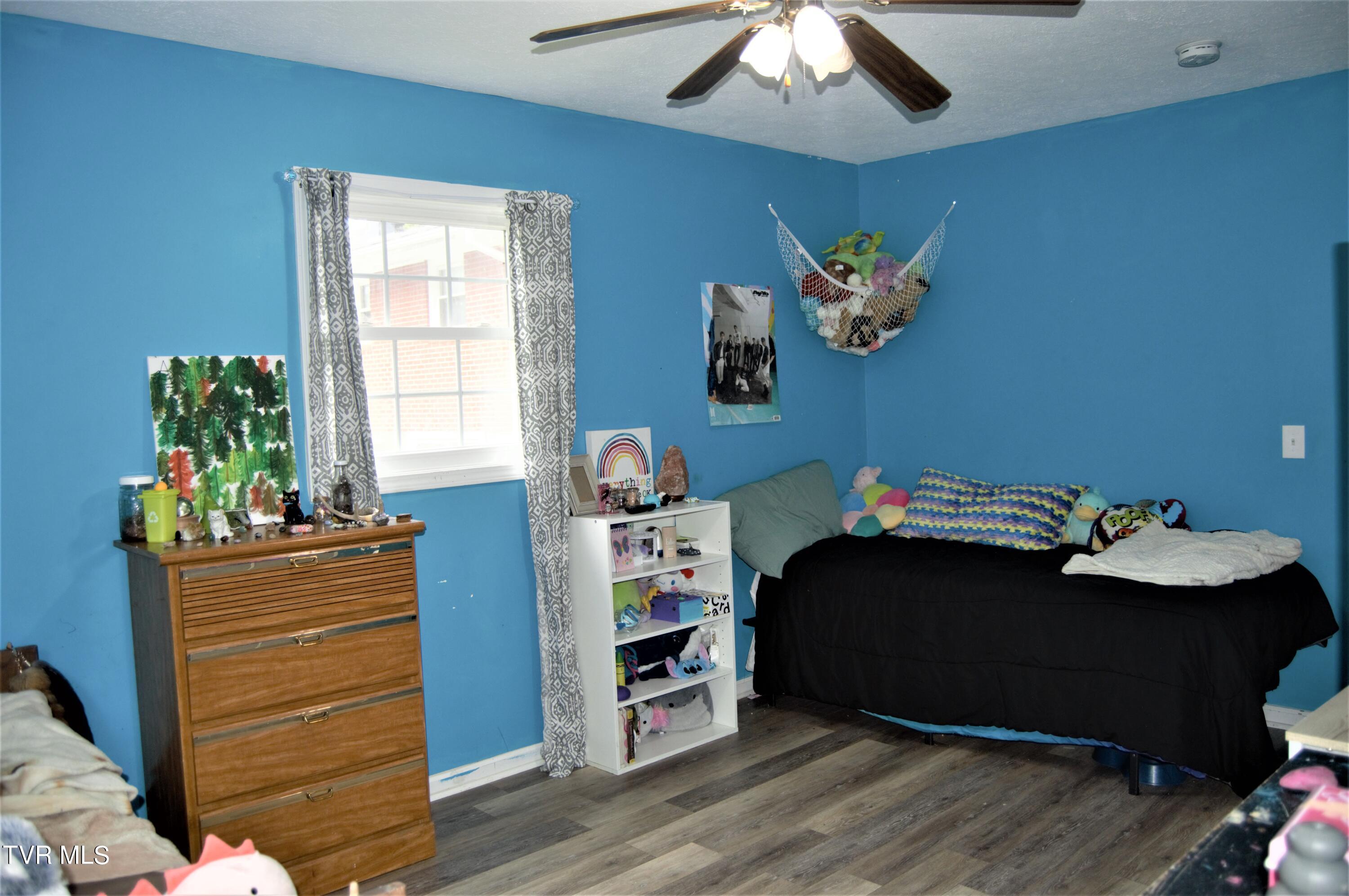 1718 Field Road Elizabethton, TN 37643 - Photo 18 of 32 DSC_0076