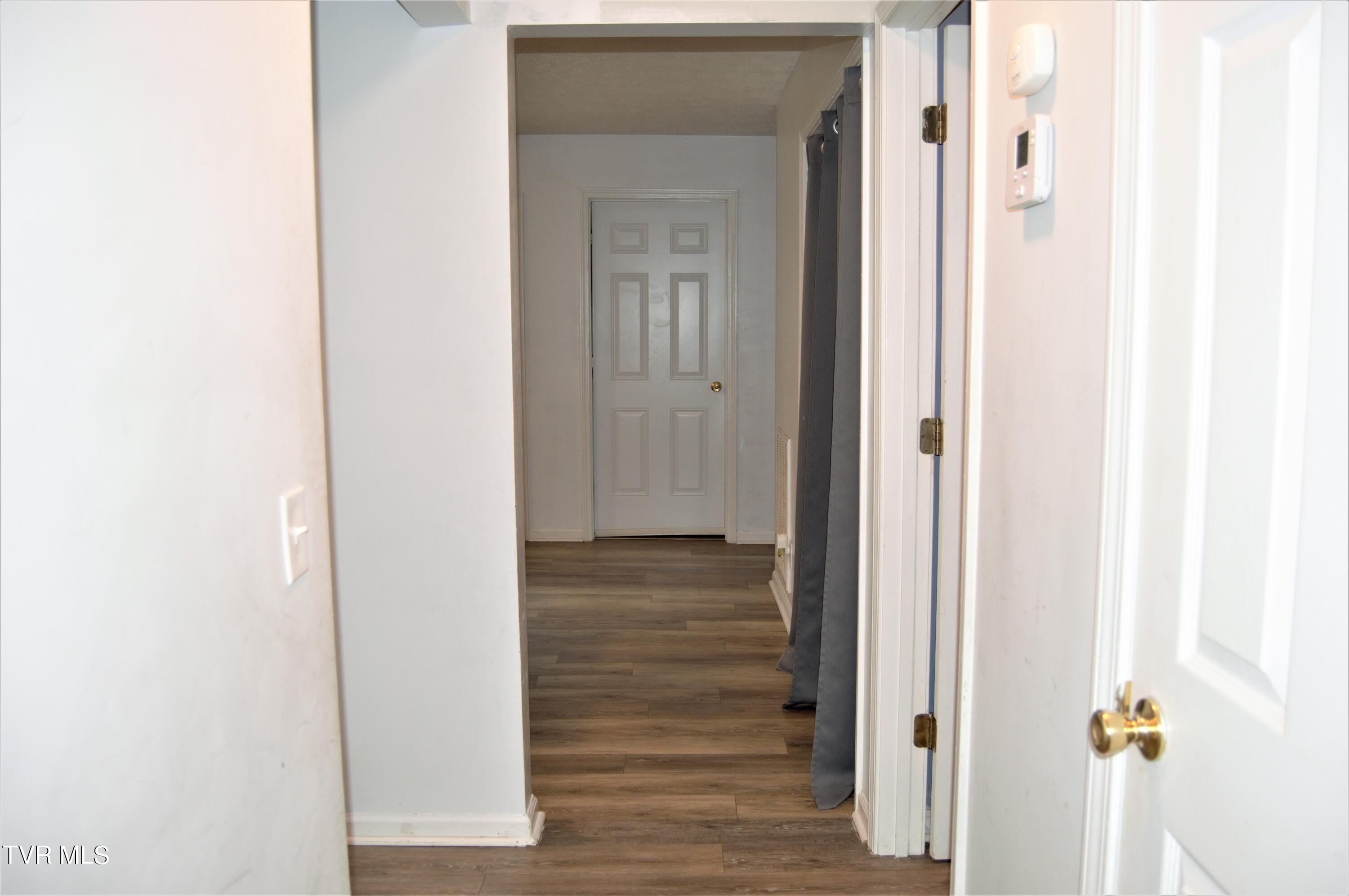 1718 Field Road Elizabethton, TN 37643 - Photo 24 of 32 DSC_0069