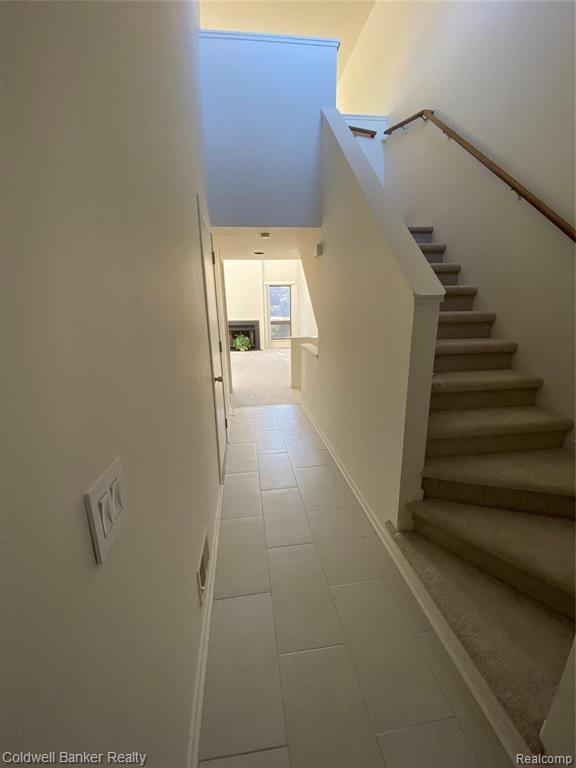 697 Charing Court Rochester Hills, MI 48307 - Photo 4 of 14