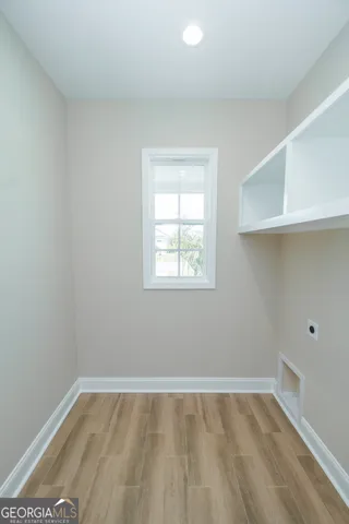 an empty room with closet