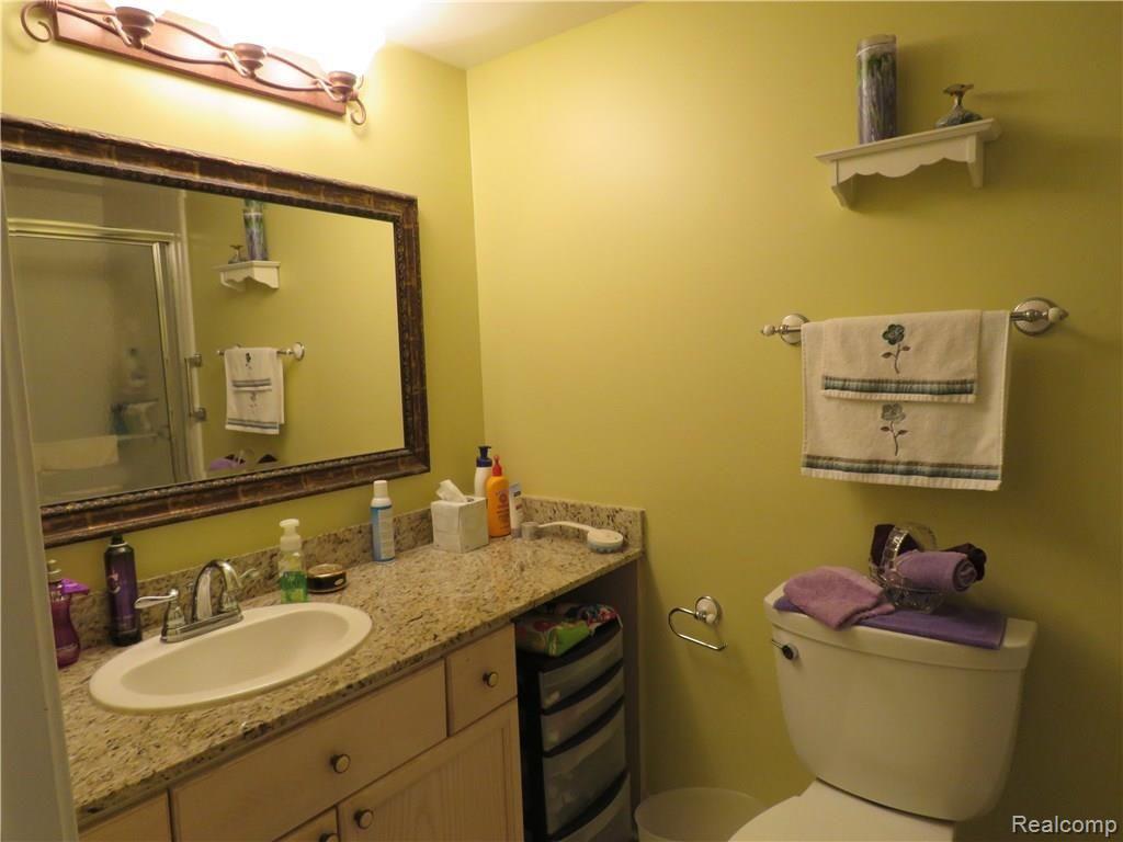 760 South Milford Road Milford, MI 48381 - Photo 8 of 13 Master Bathroom