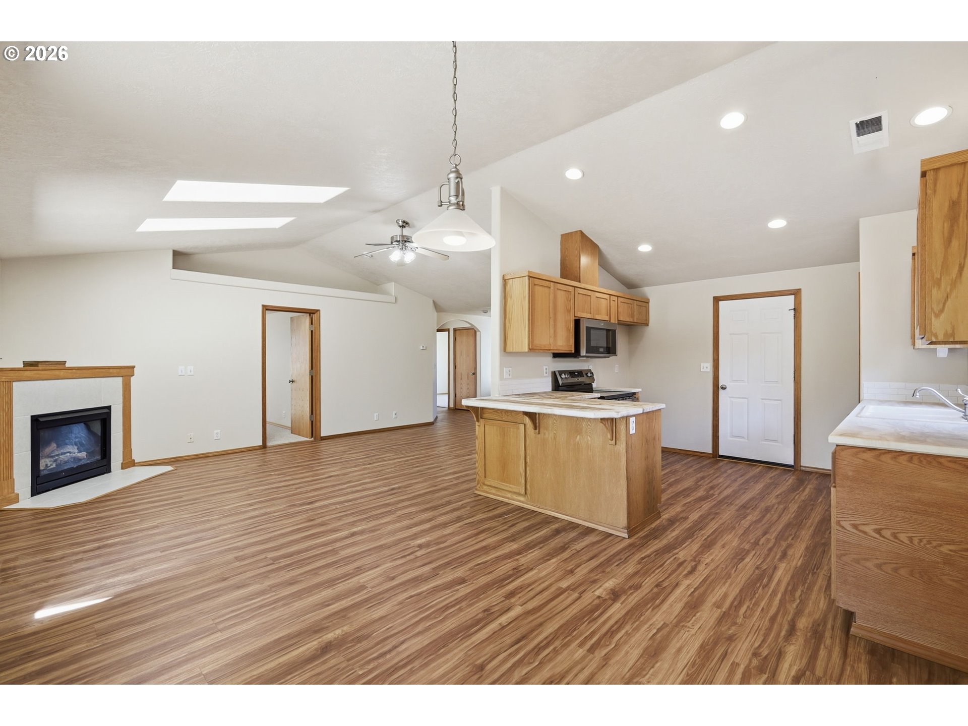 6578 Aaron Lane Springfield, OR 97478 - Photo 13 of 43 Kitchen/Dining Room