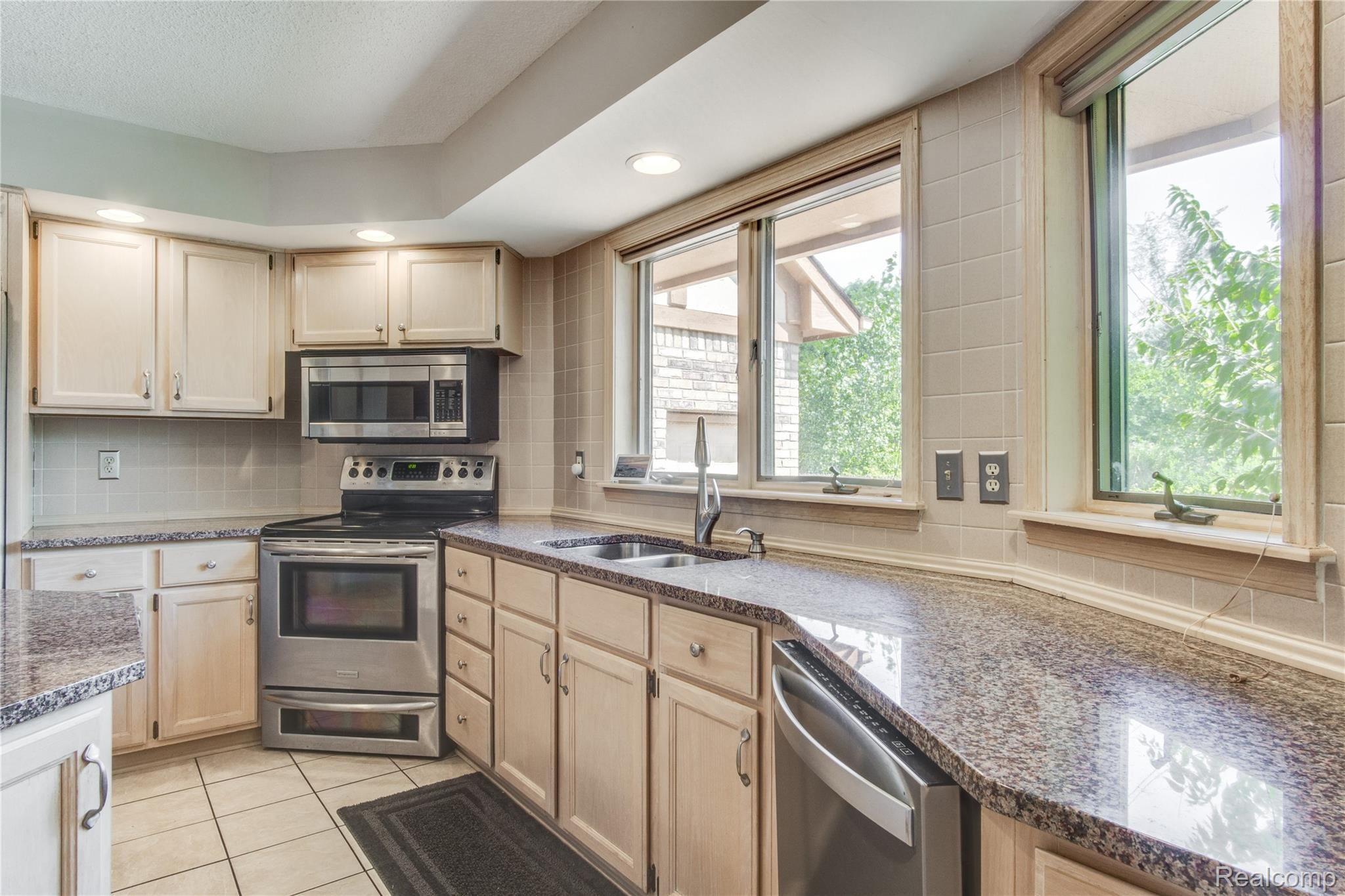 7336 East Baldwin Road Grand Blanc, MI 48439 - Photo 9 of 43 Interiors (15 of 41).jpg
