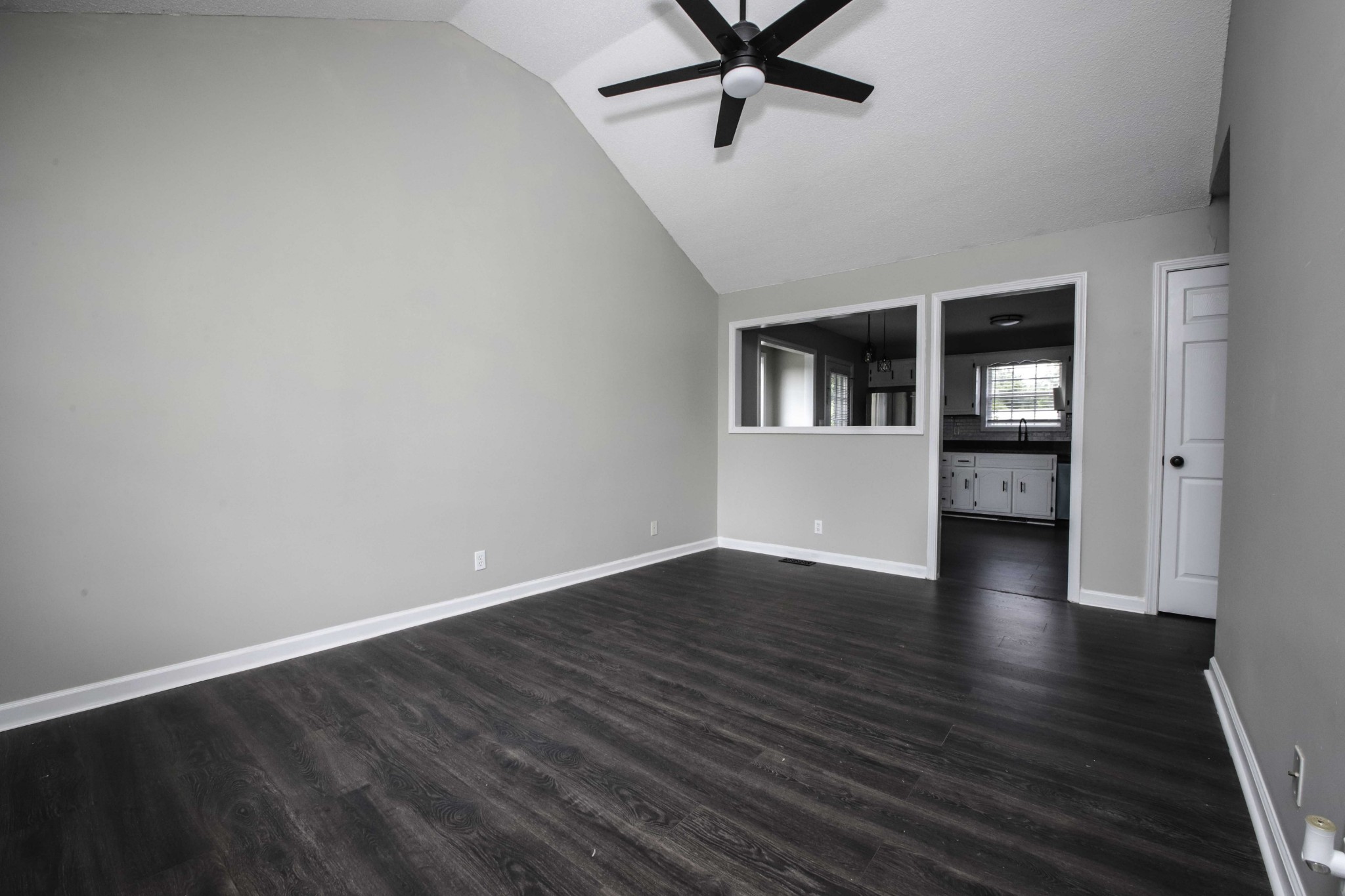 477 Lafayette Road Clarksville, TN 37042 - Photo 3 of 33 Gallery Image 3