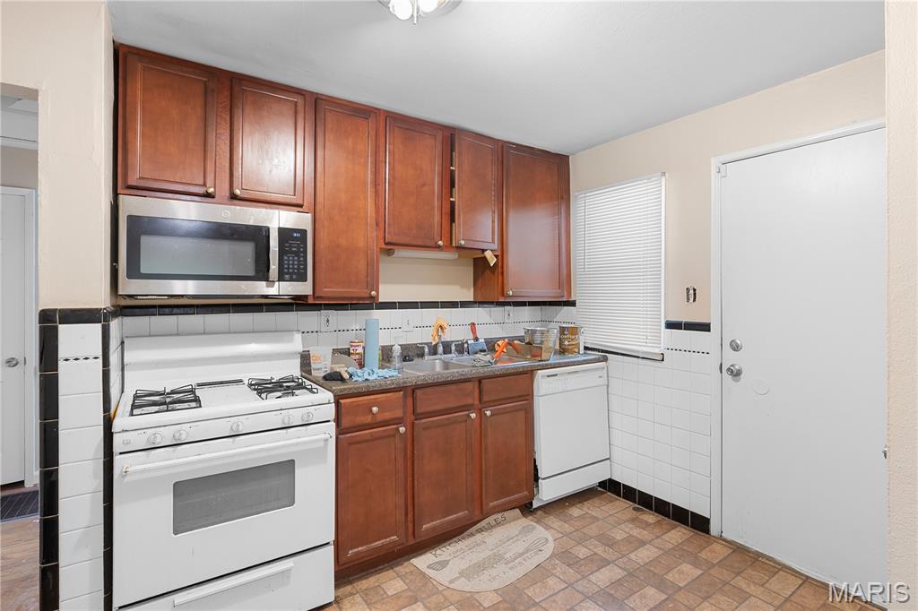 10188 Newbold Drive St. Louis, MO 63137 - Photo 7 of 15