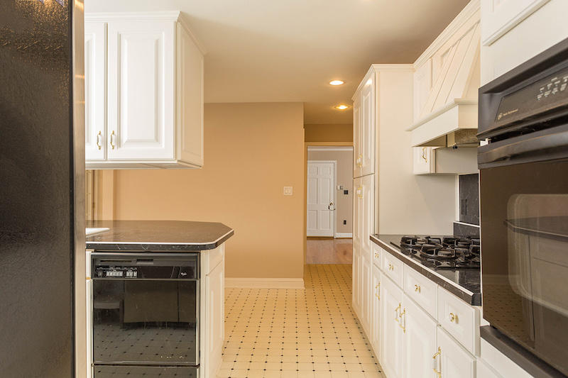 626 Olney Road Vinton, VA 24179 - Photo 13 of 31 DGA_8646