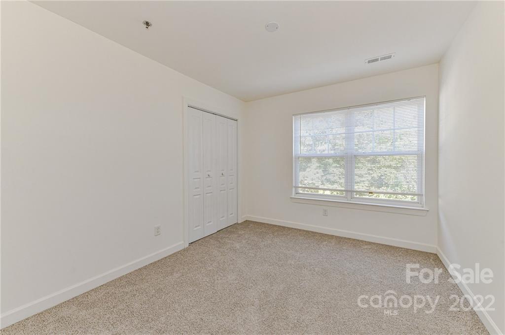 2854 Avalon Loop Road Charlotte, NC 28269 - Photo 20 of 26 Gallery Image 20