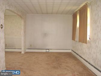 2202 East Buck Road Pennsburg, PA 18073 - Photo 5 of 6 Living Room