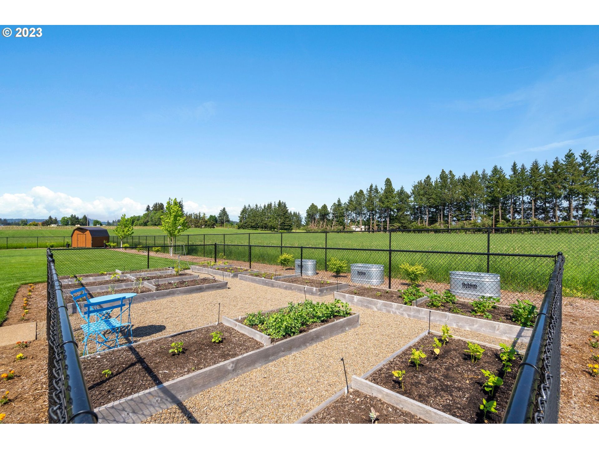17792 South Strowbridge Road Oregon City, OR 97045 - Photo 31 of 32 a view of a park with lounge chair