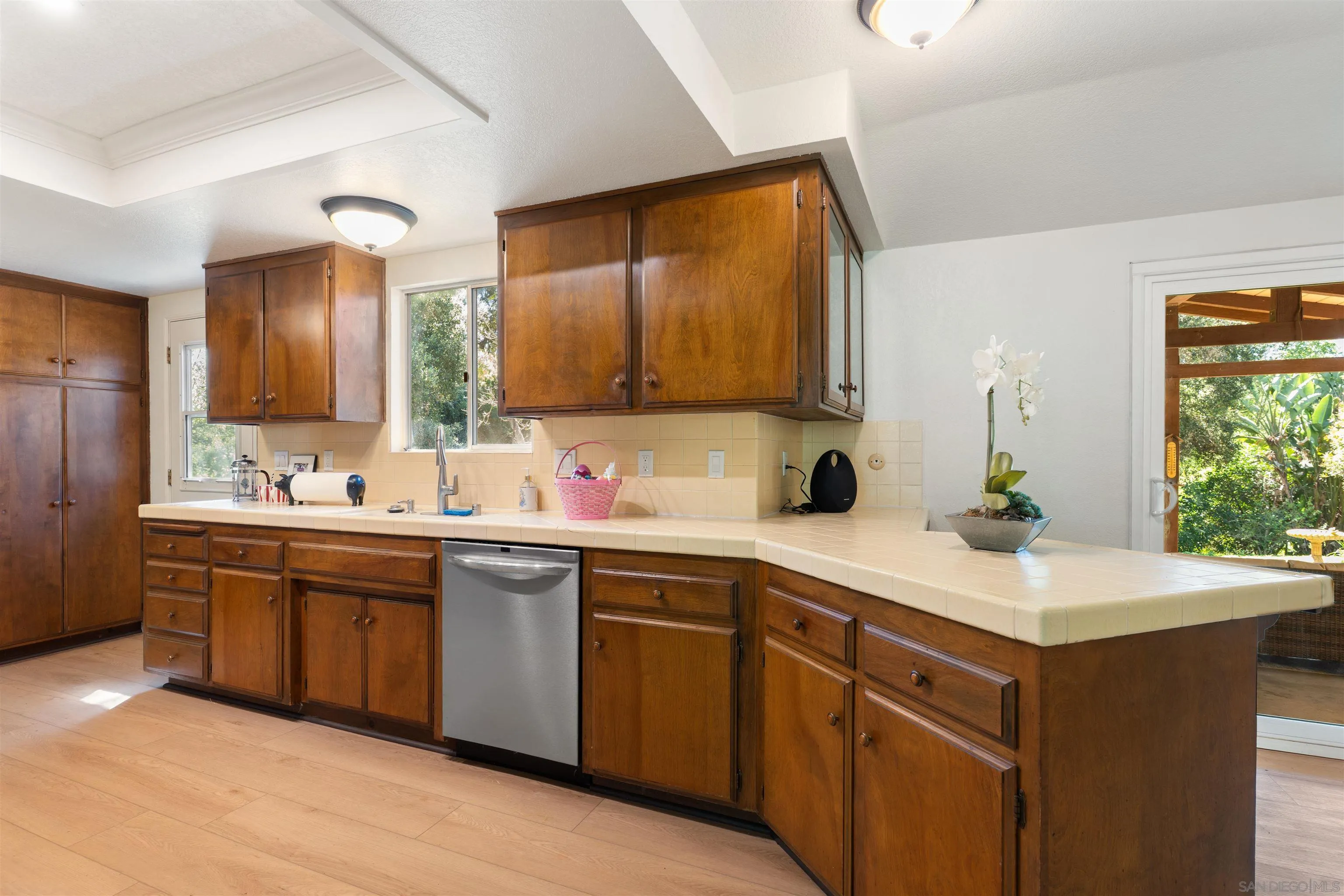 1027 Pepper Tree Lane Fallbrook, CA 92028 - Photo 12 of 37 Gallery Image 12