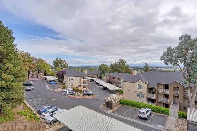 $409,000 | 685 Dartmore Lane, Unit 365, Hayward, CA 94544