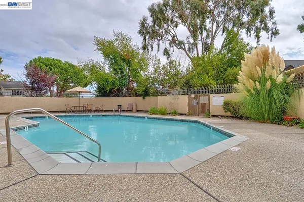 $395,000 | 685 Dartmore Lane, Unit 365, Hayward, CA 94544