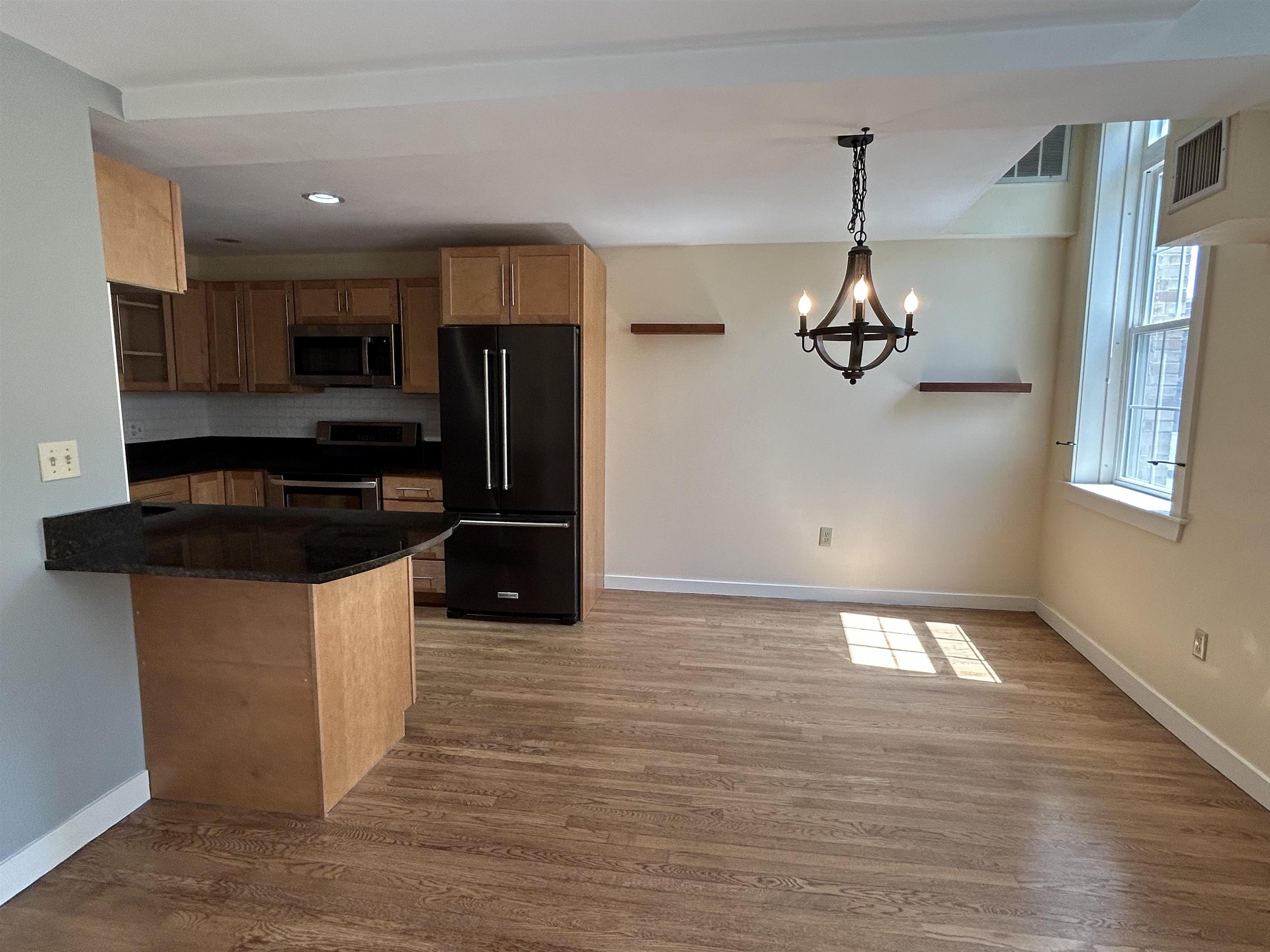 196 Water Street, Unit 18 Exeter, NH 03833 - Photo 4 of 38