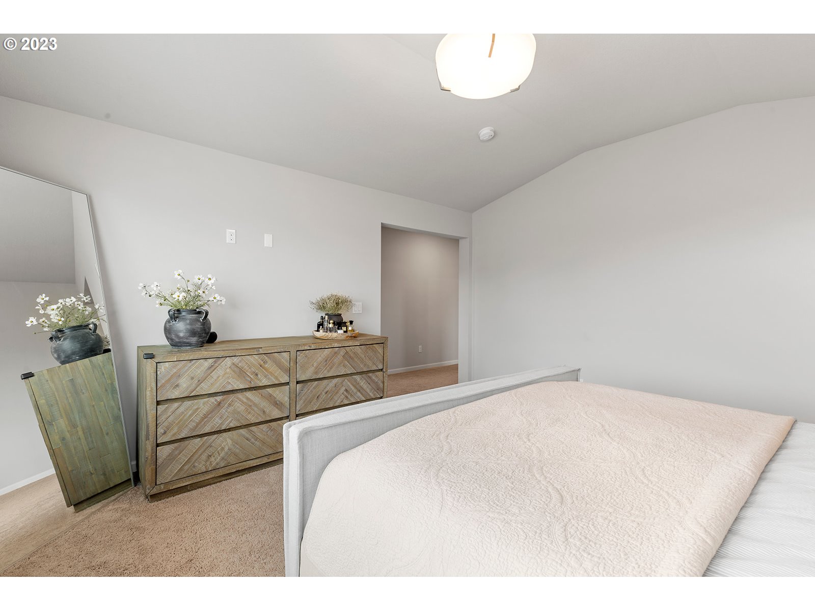 3722 South 39th Place Ridgefield, WA 98642 - Photo 28 of 45 a bedroom with a bed and a dresser