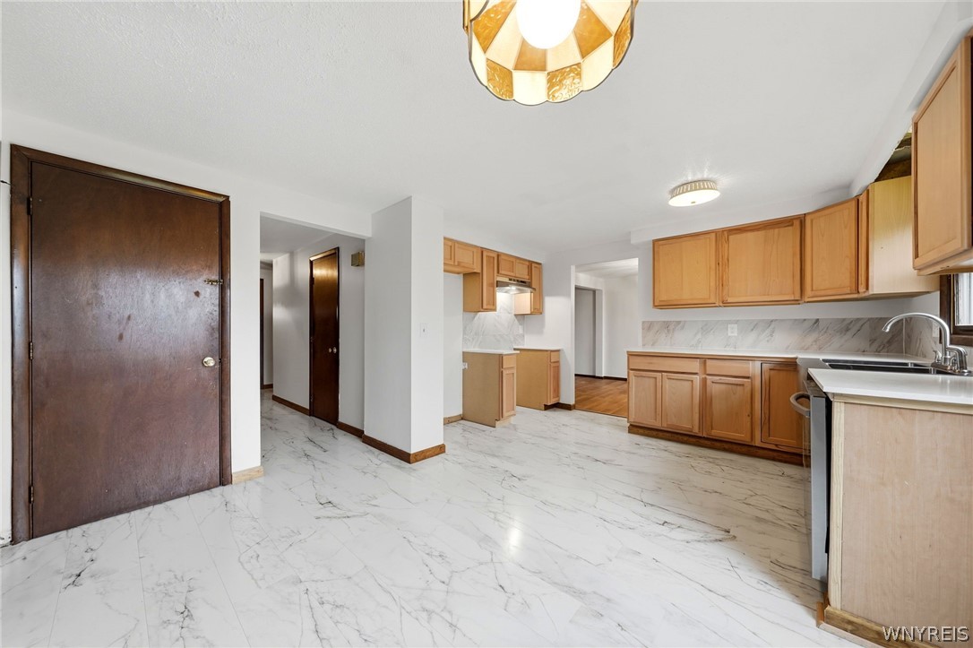 48 Foxhunt Road Lancaster, NY 14086 - Photo 12 of 48 Gallery Image 12