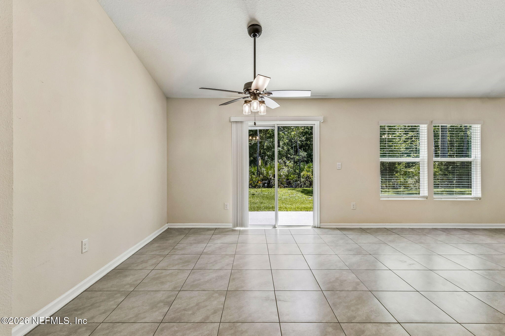 86607 Nassau Crossing Way Yulee, FL 32097 - Photo 15 of 50 Big family table encouraged