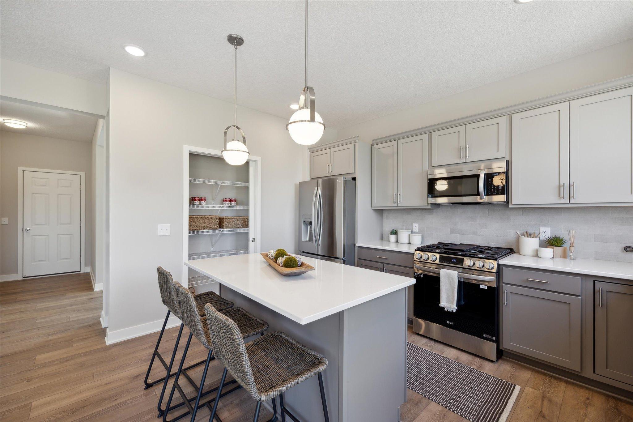 8388 157th Street Savage, MN 55378 - Photo 4 of 7