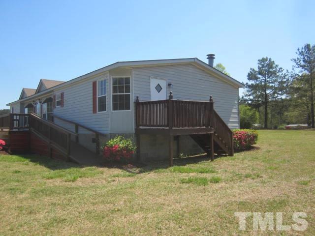 379 Foster Road Henderson, NC 27537 - Photo 3 of 27