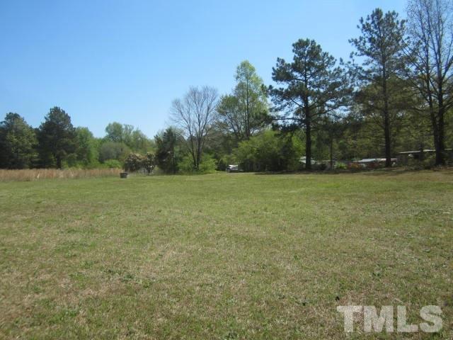 379 Foster Road Henderson, NC 27537 - Photo 5 of 27