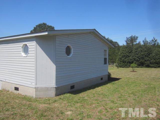 379 Foster Road Henderson, NC 27537 - Photo 7 of 27