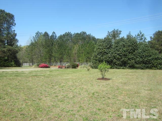 379 Foster Road Henderson, NC 27537 - Photo 10 of 27