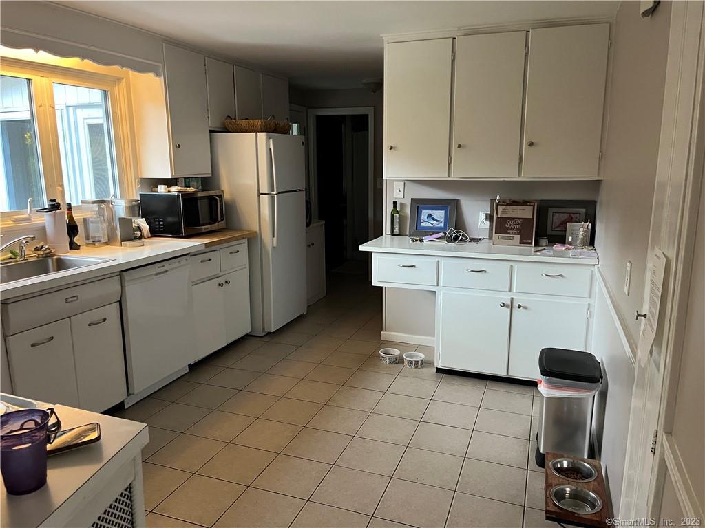 129 Buttonball Road Orange, CT 06477 - Photo 9 of 21