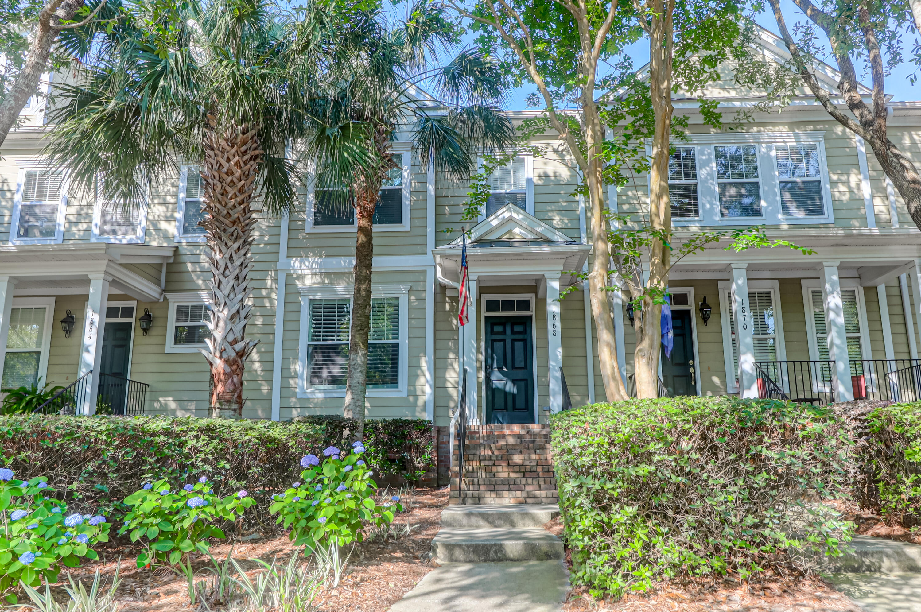 1868 Pierce Street Daniel Island, SC 29492 - Photo 1 of 35 1868 Pierce (55)