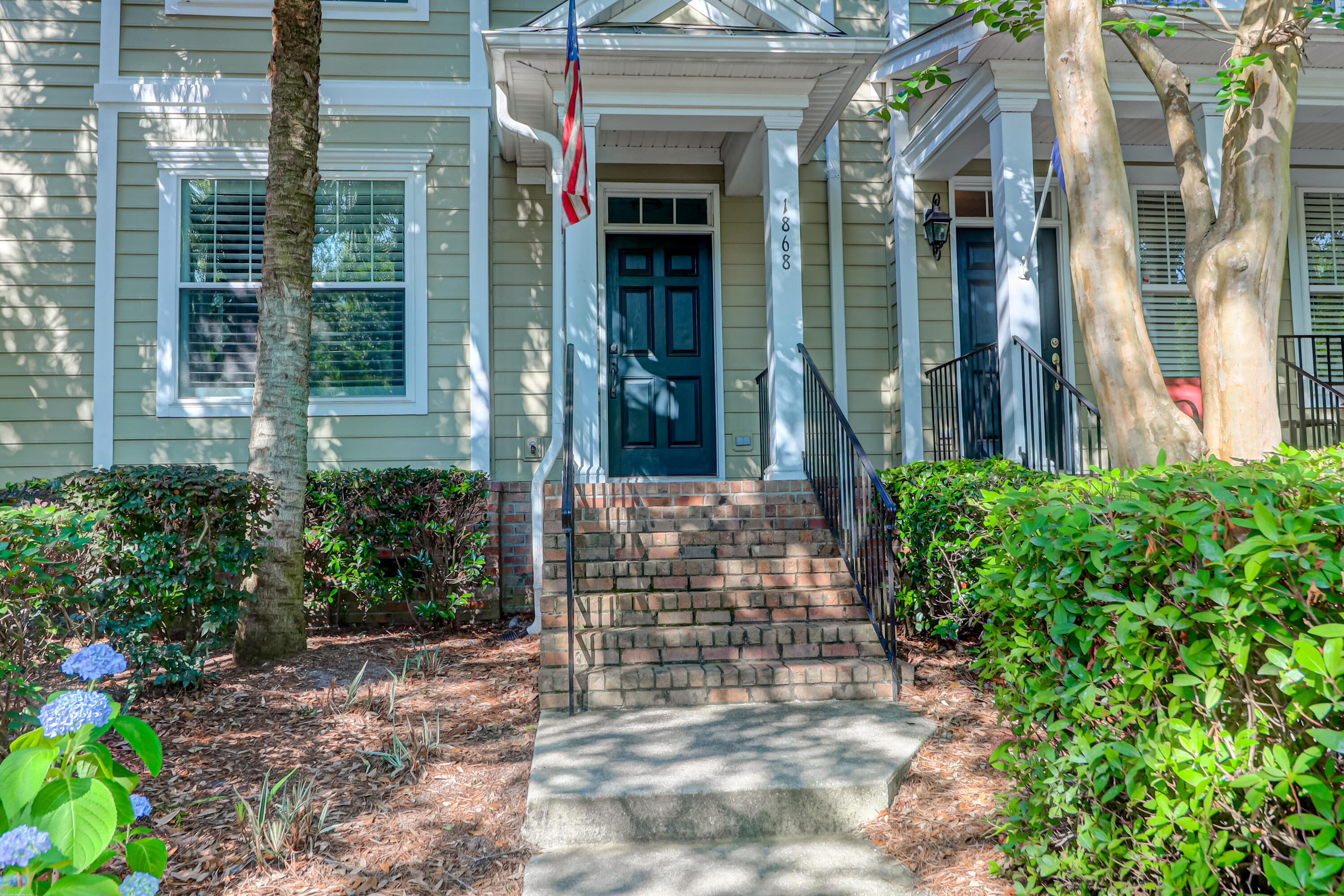 1868 Pierce Street Daniel Island, SC 29492 - Photo 2 of 35 1868 Pierce (2)