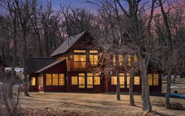 $179,900 | 6940 Beach View Lane Northwest, Unit 2201 TRAPPERS LANDING LODGE, Walker, MN 56484