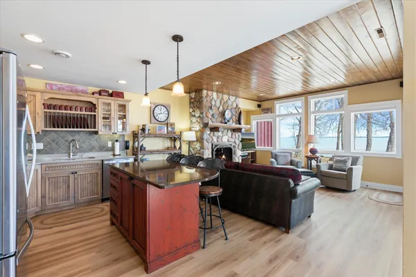 $179,900 | 6940 Beach View Lane Northwest, Unit 2201 TRAPPERS LANDING LODGE, Walker, MN 56484