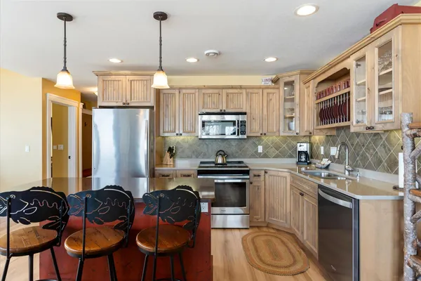 $179,900 | 6940 Beach View Lane Northwest, Unit 2201 TRAPPERS LANDING LODGE, Walker, MN 56484