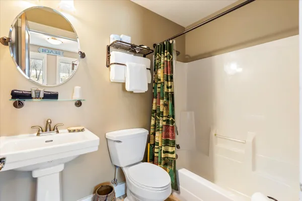$179,900 | 6940 Beach View Lane Northwest, Unit 2201 TRAPPERS LANDING LODGE, Walker, MN 56484