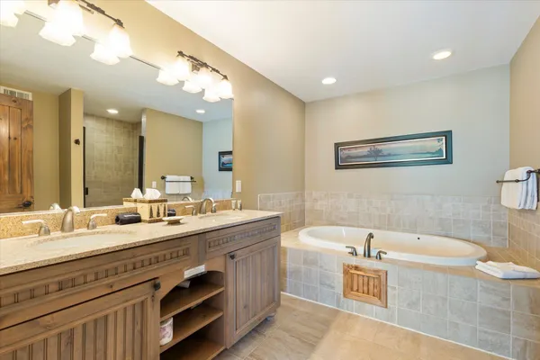 $179,900 | 6940 Beach View Lane Northwest, Unit 2201 TRAPPERS LANDING LODGE, Walker, MN 56484